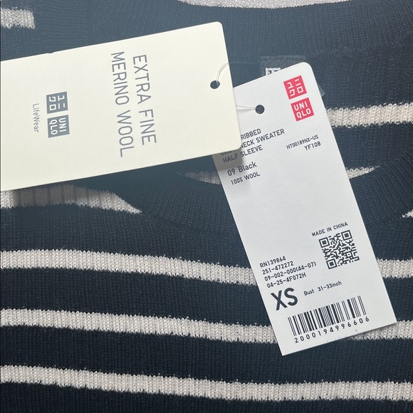 Uniqlo Ribbed Merino Wool Sweater - Picture 3 of 9